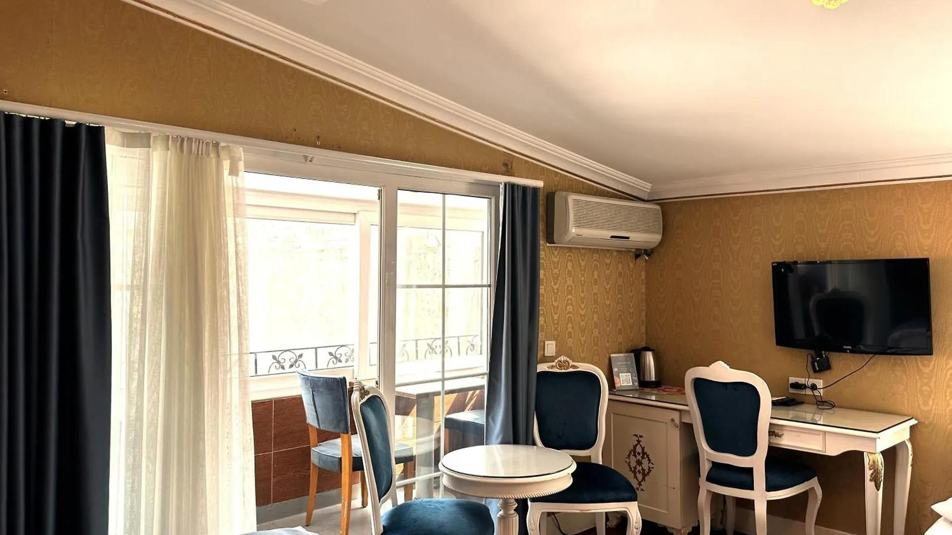 ***  The Istanbul Alyon Hotel Taksim Turquie
