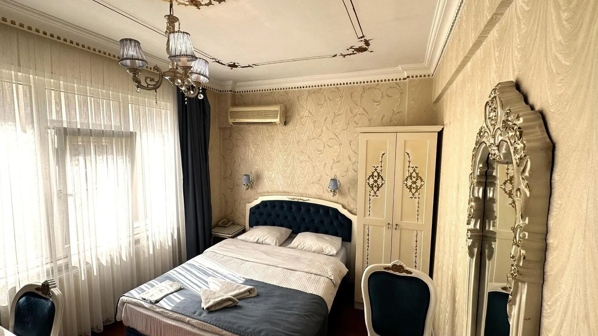 The Istanbul Alyon Hotel Taksim